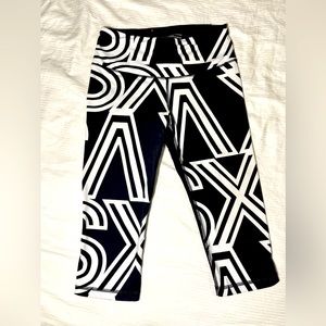 Victorias Secret capri leggings Small